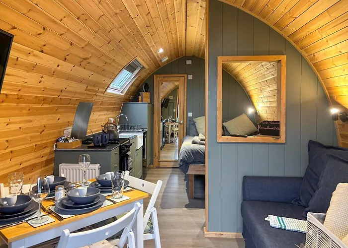 Swallow - Uk51347 Holiday home *