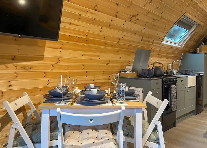 Swallow - Uk51347 Holiday home *